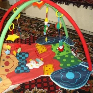 Продам коврик развивающий, 4 подвесные игрушки